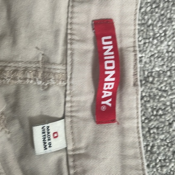 UNIONBAY CARGO SHORTS - Picture 2 of 6